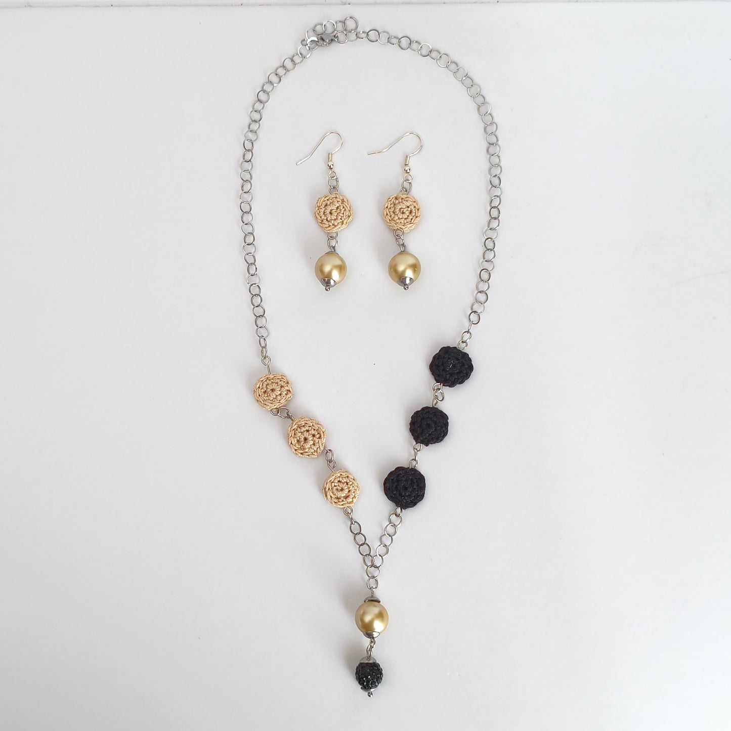 Timeless Pearl & Crochet Jewelry Set — Necklace & Earrings | Handmade in Germany