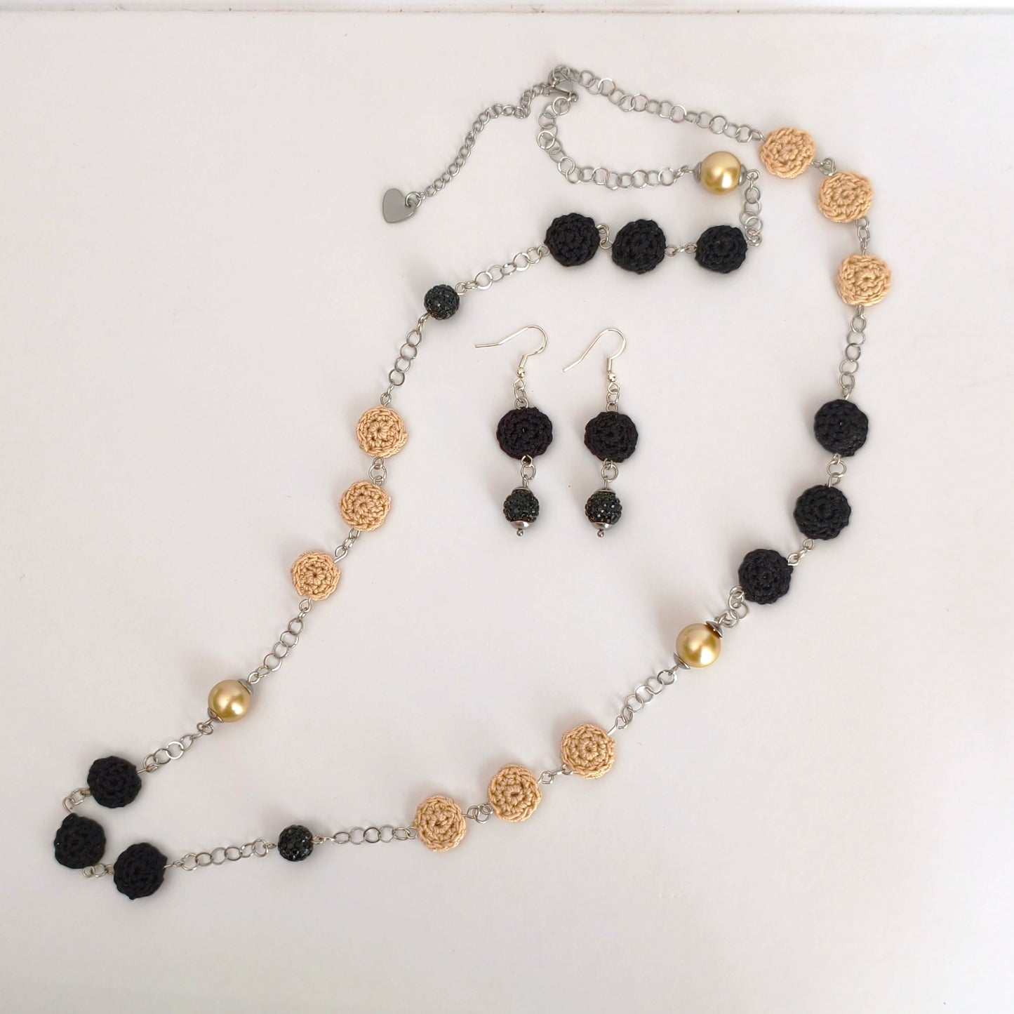 Timeless Pearl & Crochet Jewelry Set — Necklace & Earrings | Handmade in Germany
