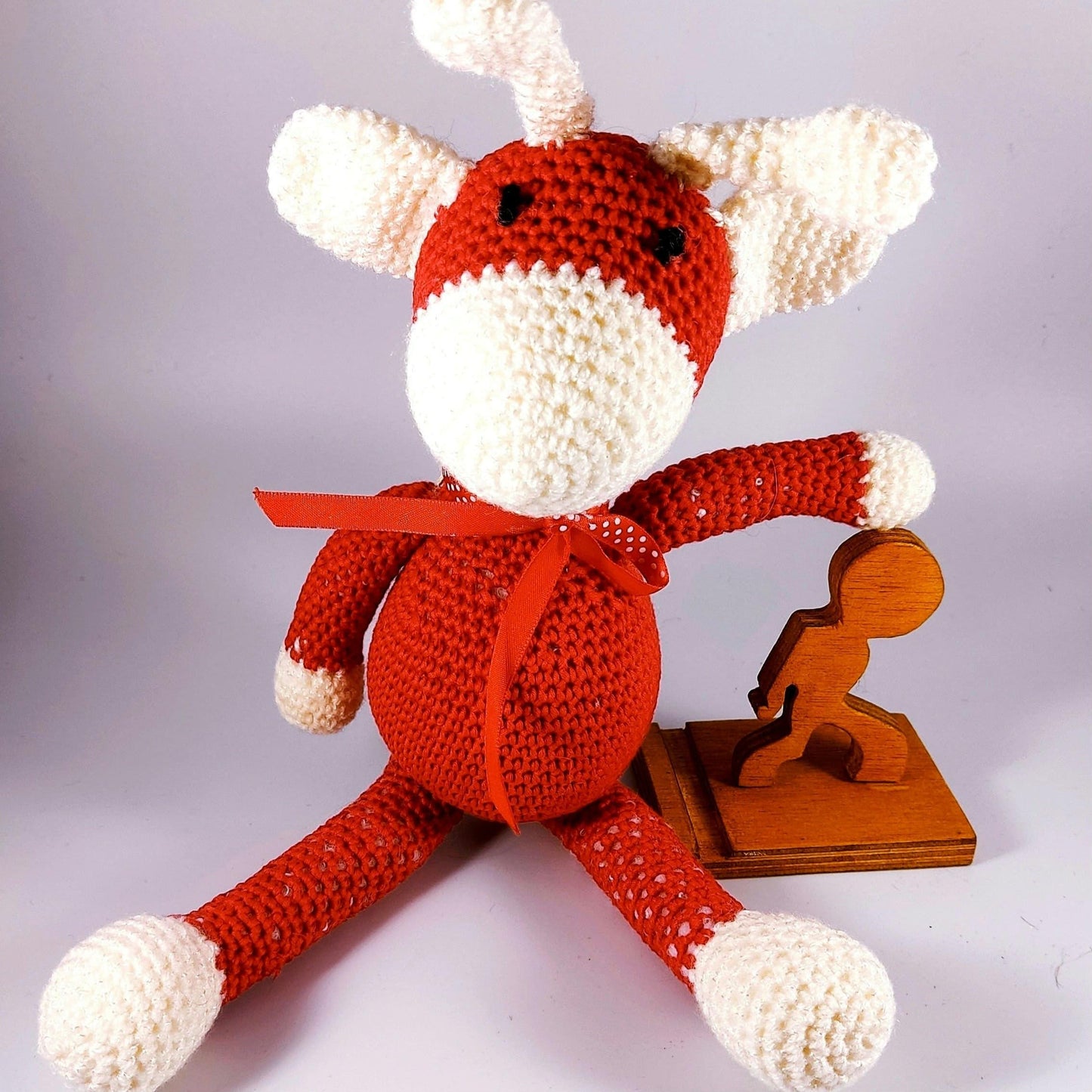 Christmas Crochet Giraffe: Red Amigurumi Plush Toy (30cm) - StepToLight