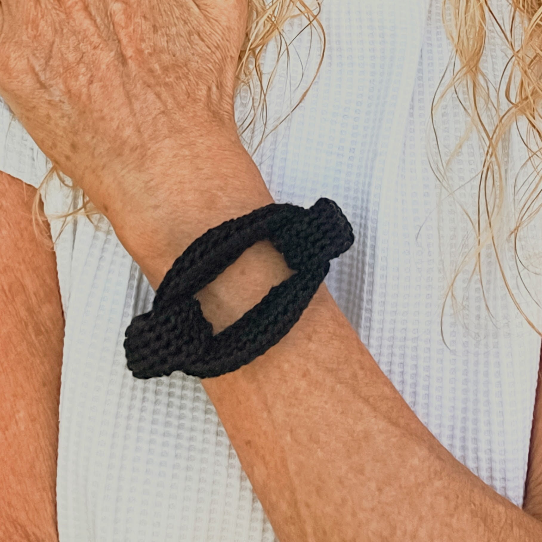 Chunky Black Crochet Bracelet - StepToLight