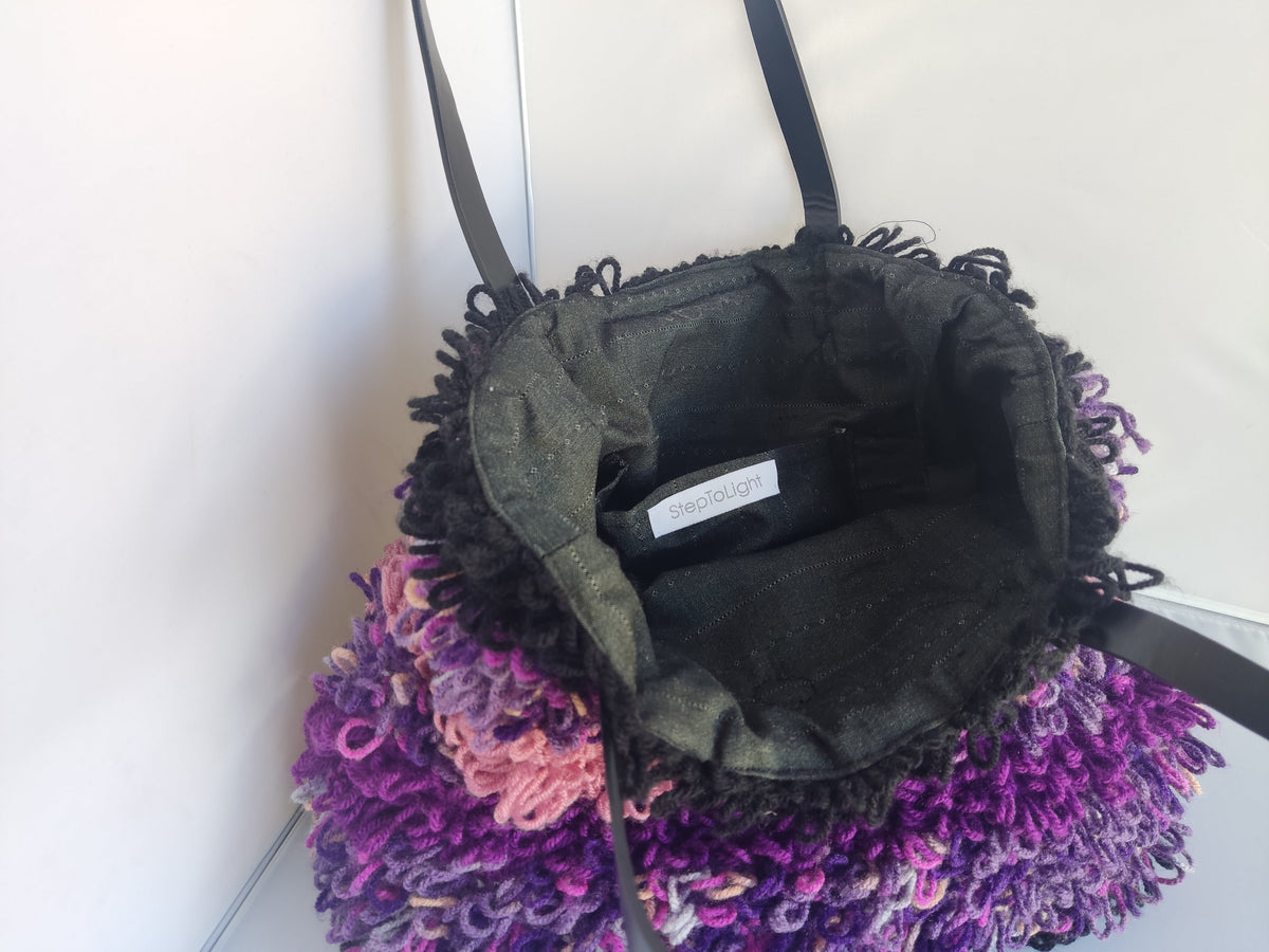 Crochet Loop Stitch Tote Bag Set — Leather Flap Closure, Rectangular Purse & Coin Purse Charm | Handmade in Germany - StepToLight