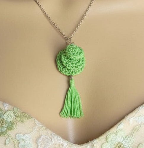 Crochet Necklace: green pendant necklace boho - StepToLight