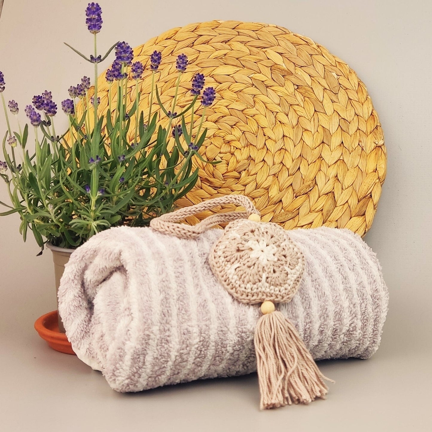 Handmade Crochet Lavender Sachet: Cotton Wardrobe Freshener with Wooden Beads - StepToLight