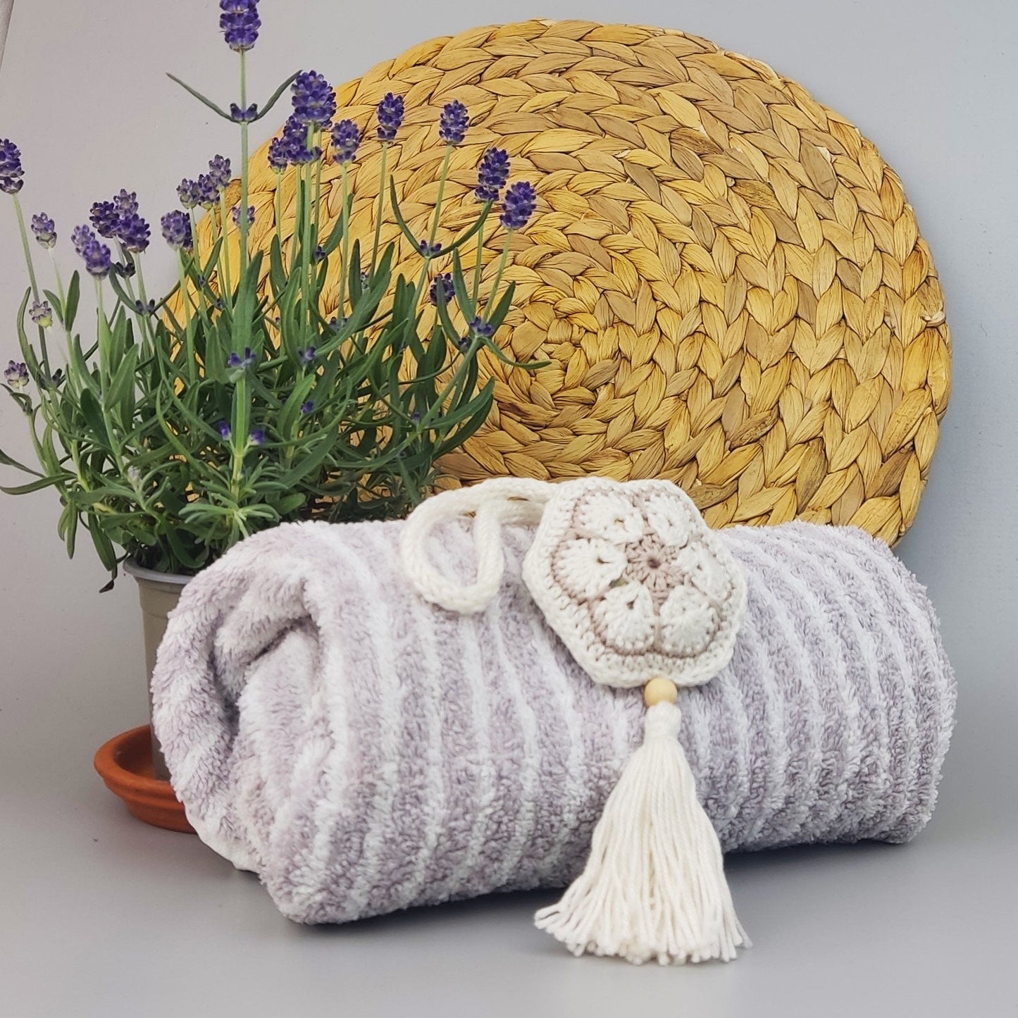 Handmade Crochet Lavender Sachet: Cotton Wardrobe Freshener with Wooden Beads - StepToLight