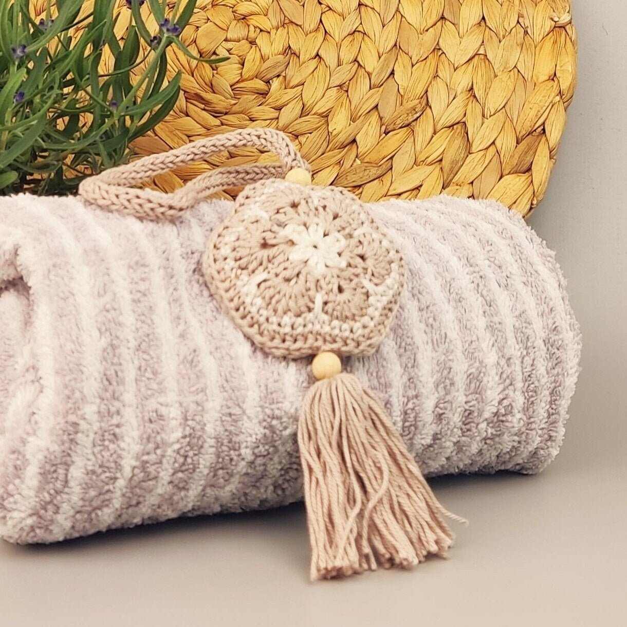 Handmade Crochet Lavender Sachet: Cotton Wardrobe Freshener with Wooden Beads - StepToLight