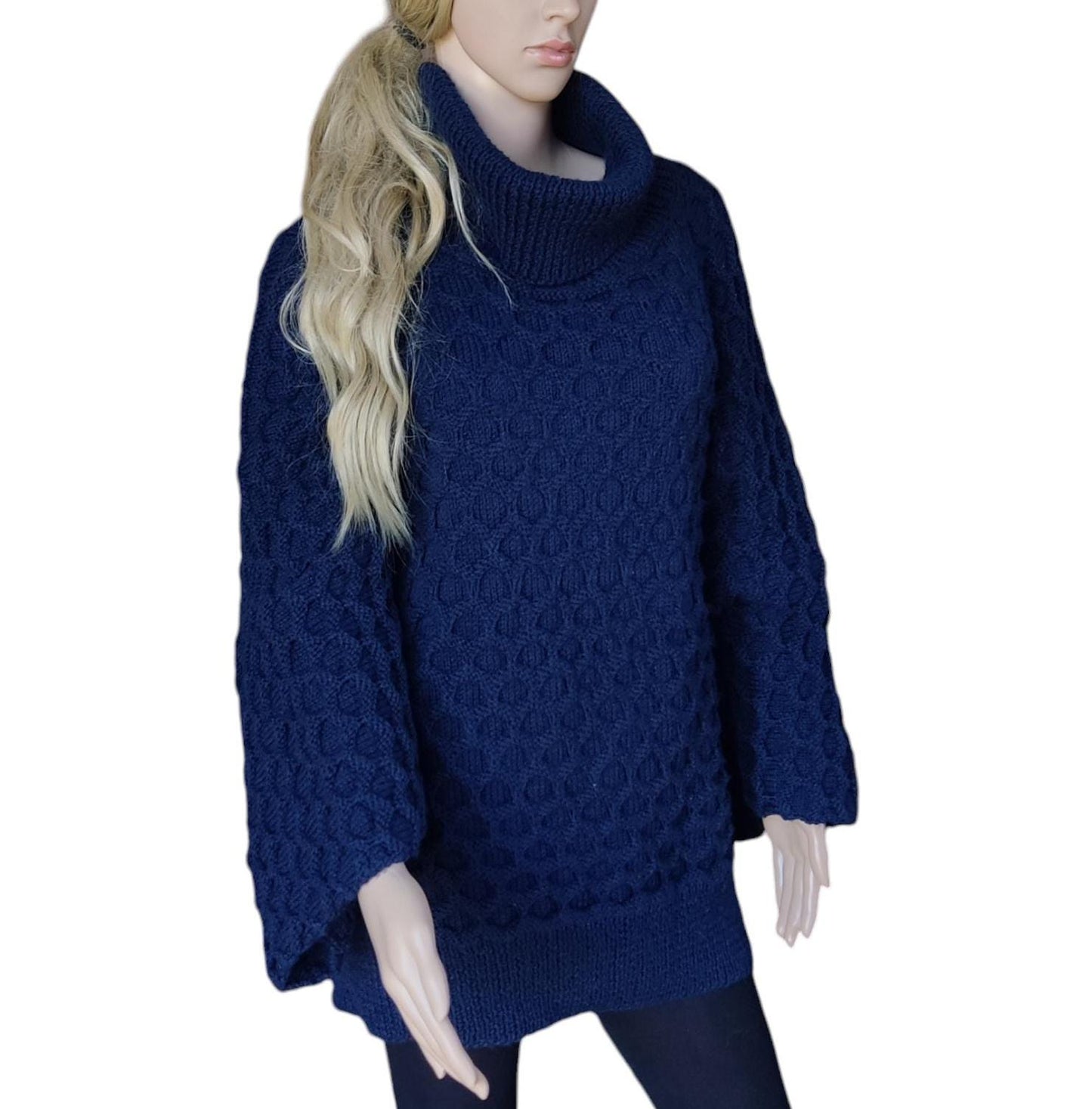 Grobstrick-Rollkragenpullover in Blau: Langer Damenpullover mit weiten Ärmeln