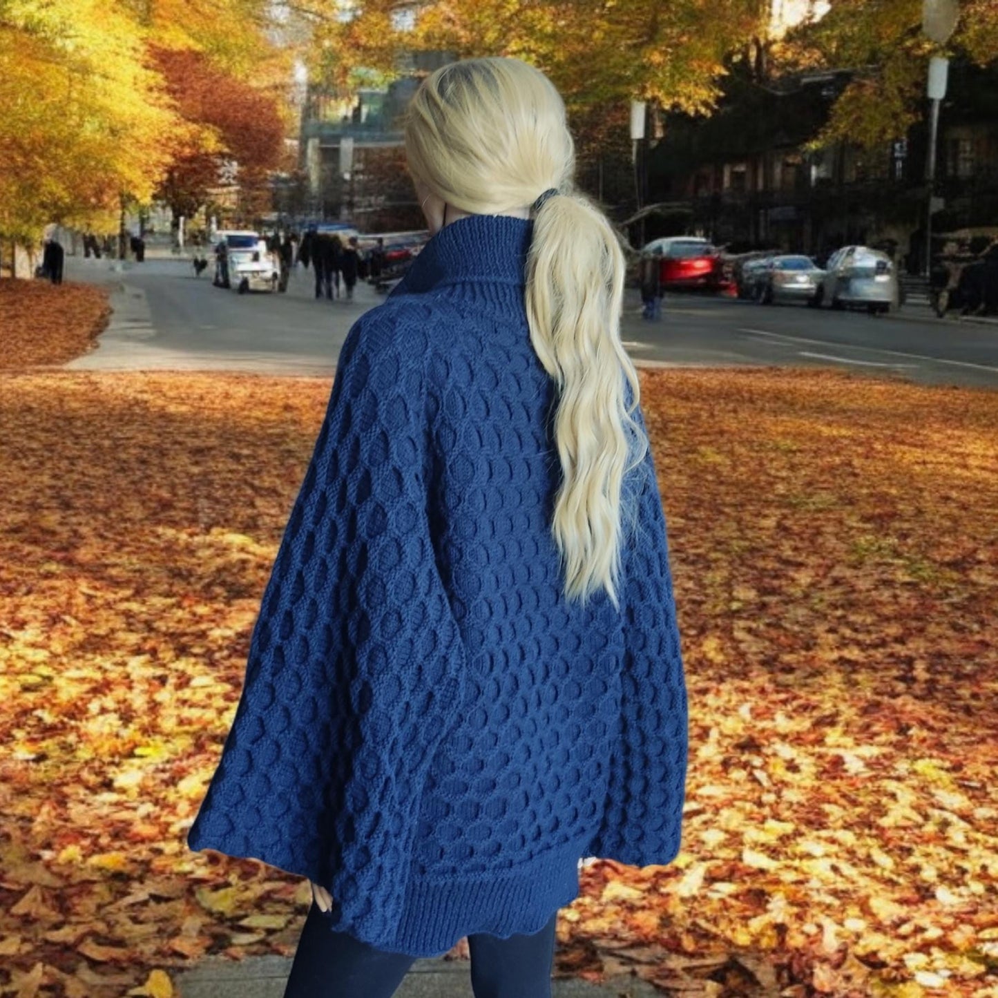 Grobstrick-Rollkragenpullover in Blau: Langer Damenpullover mit weiten Ärmeln