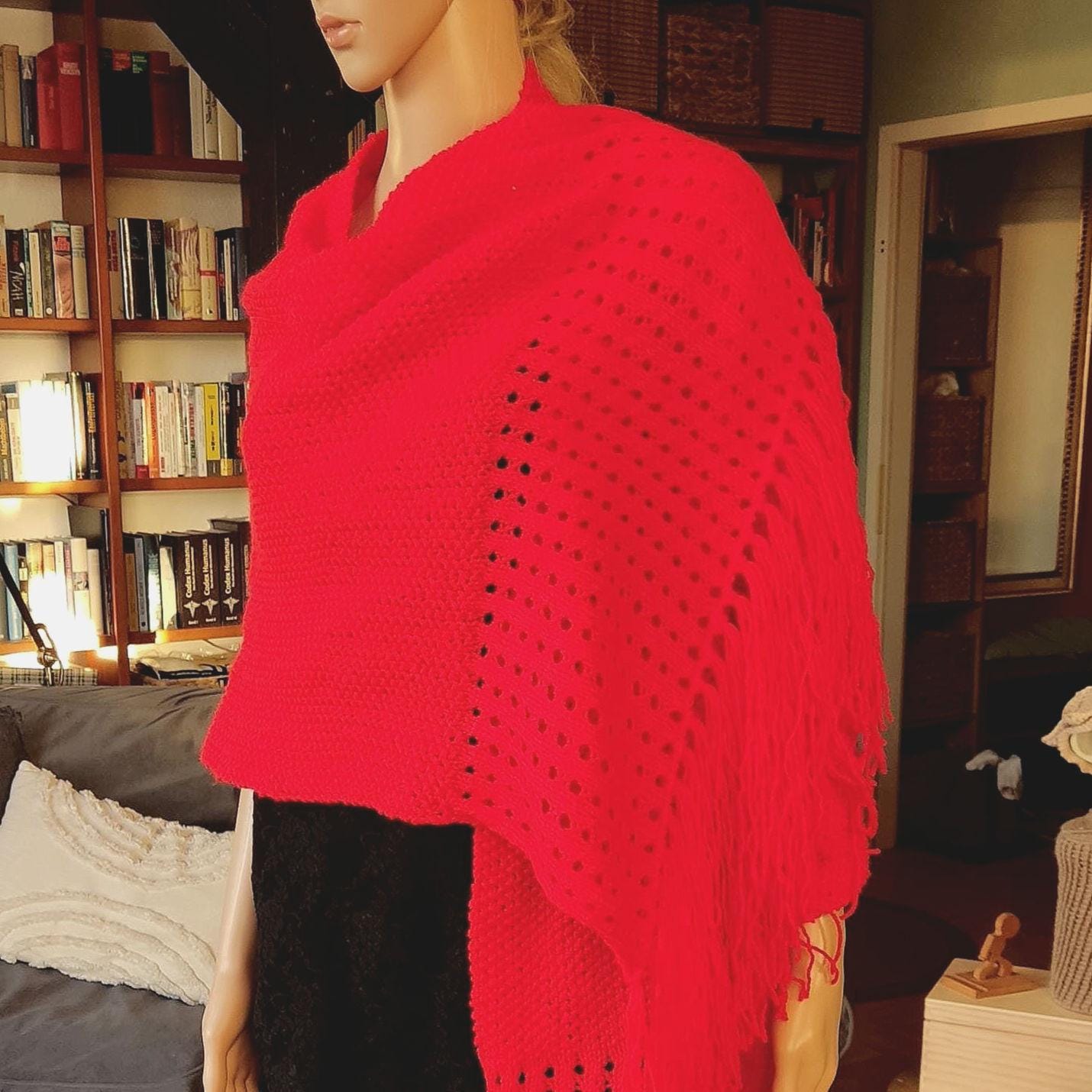 Langer, gestrickter Schal mit Fransen, einzigartiges, modisches Boho-Rot, kuschelig weich, übergroßer Schal, Roter Strick-Franzen-Schal