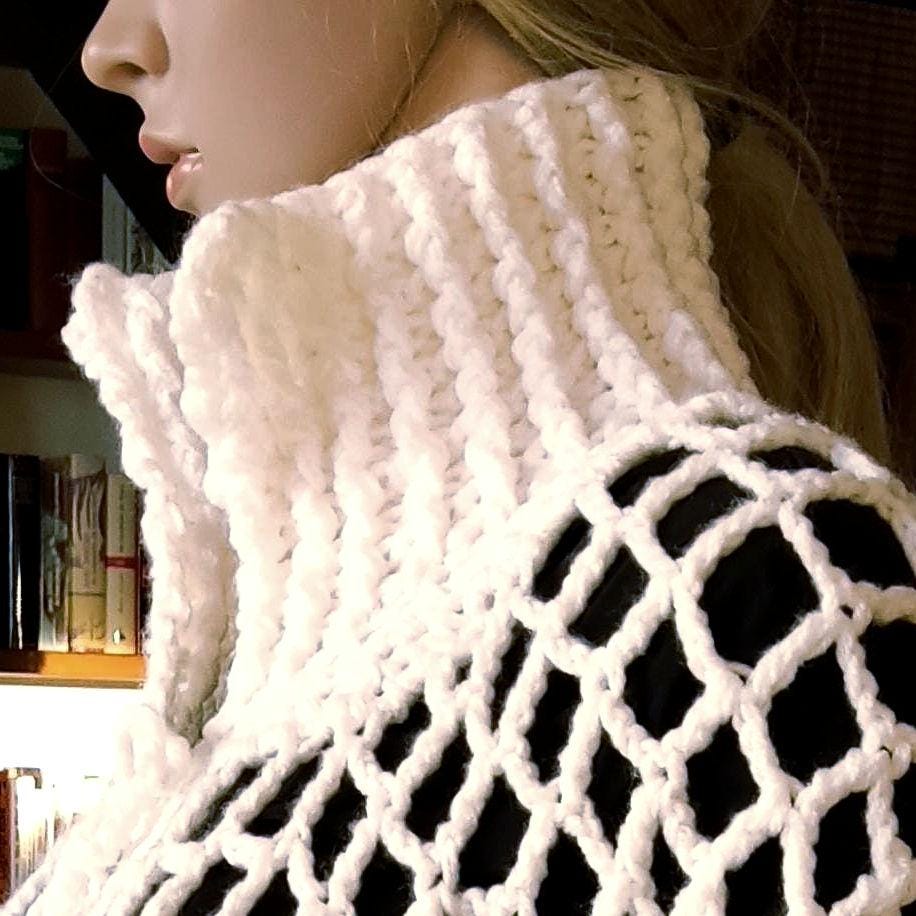 Oversized Crochet Cardigan with Flowers: Elegant White Wool Top for Women