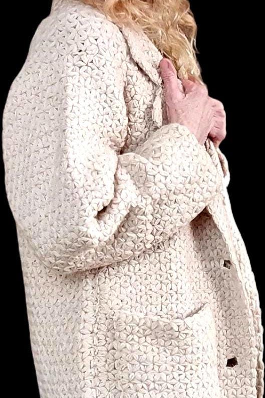 Grobstrick-Strickjacke, beigefarbene Häkeljacke für Damen, minimalistischer langer Häkelmantel für Damen, modischer langer Häkelmantel