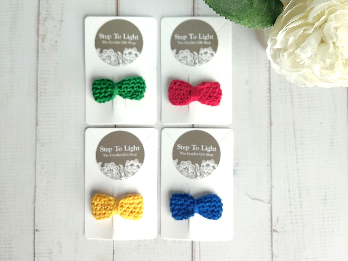 Gehäkelte Haarspange mit Schleife: Baumwoll-Accessoire für Haustiere und Kleinkinder