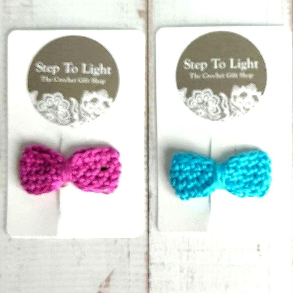 Gehäkelte Haarspange mit Schleife: Baumwoll-Accessoire für Haustiere und Kleinkinder