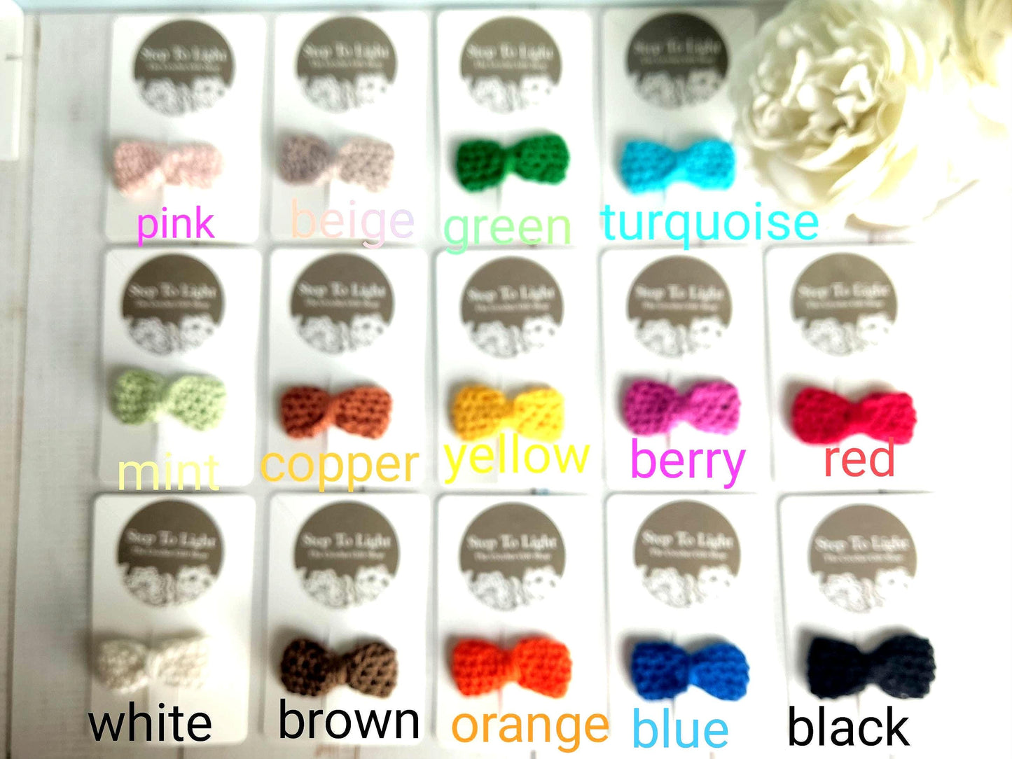 Gehäkelte Haarspange mit Schleife: Baumwoll-Accessoire für Haustiere und Kleinkinder