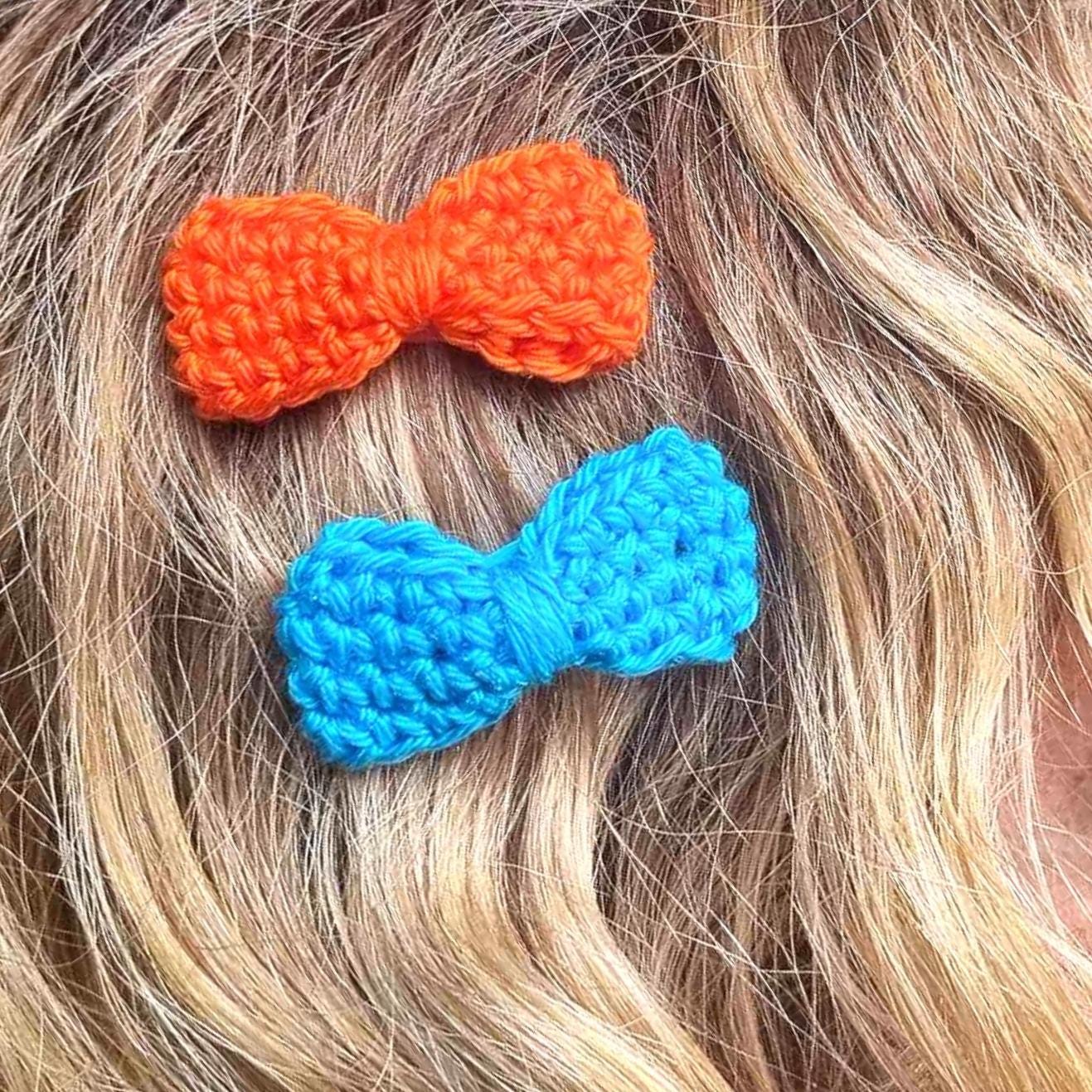 Gehäkelte Haarspange mit Schleife: Baumwoll-Accessoire für Haustiere und Kleinkinder