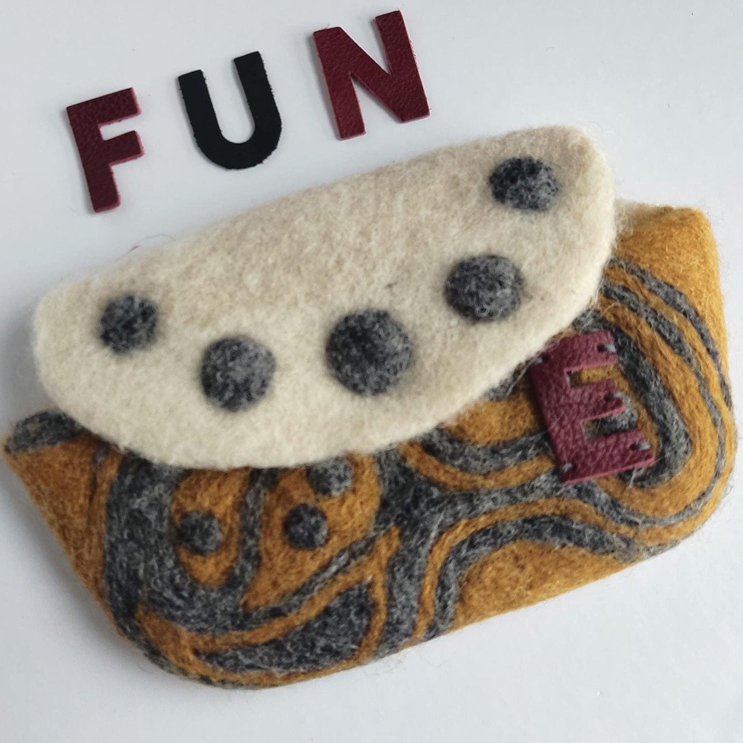 Personalised Soft Eyeglasses Case: Felt Sunglasses Holder with Magnetic Button