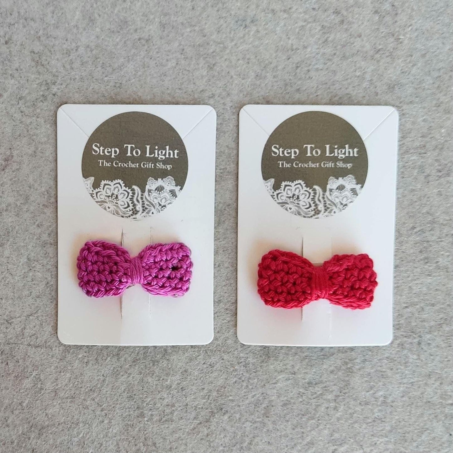 Gehäkelte Haarspange mit Schleife: Baumwoll-Accessoire für Haustiere und Kleinkinder