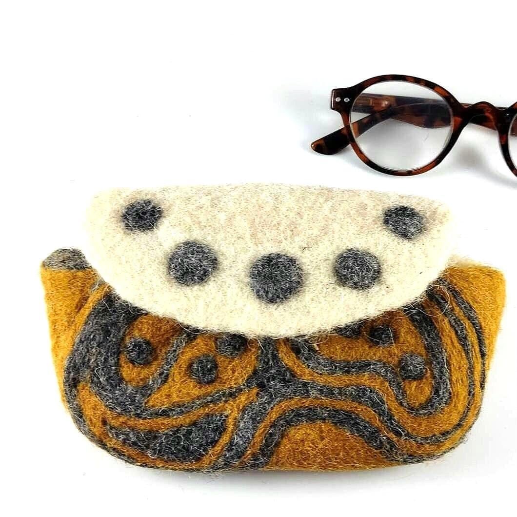 Personalised Soft Eyeglasses Case: Felt Sunglasses Holder with Magnetic Button
