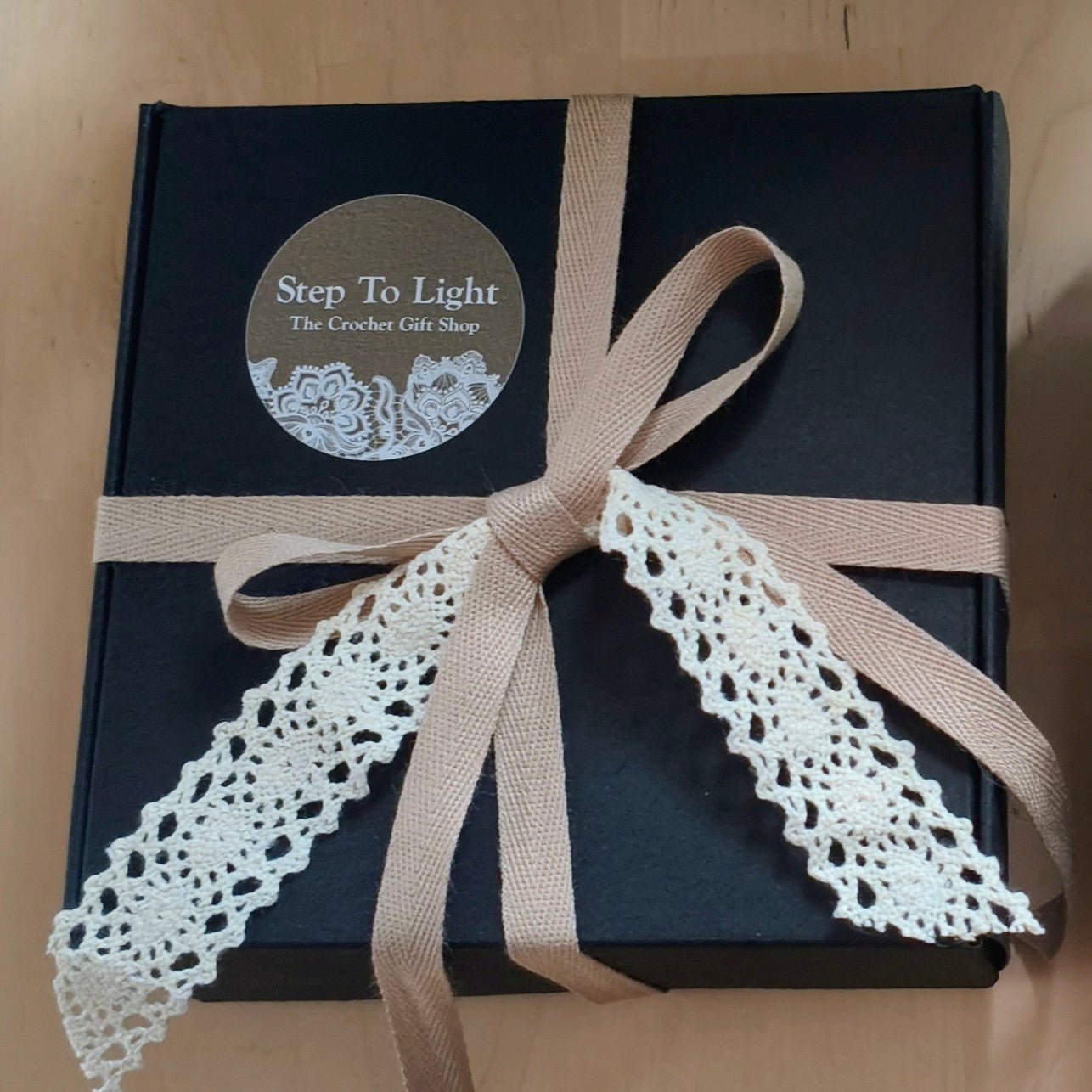 Timeless Pearl & Crochet Jewelry Set — Necklace & Earrings | Handmade in Germany - StepToLight