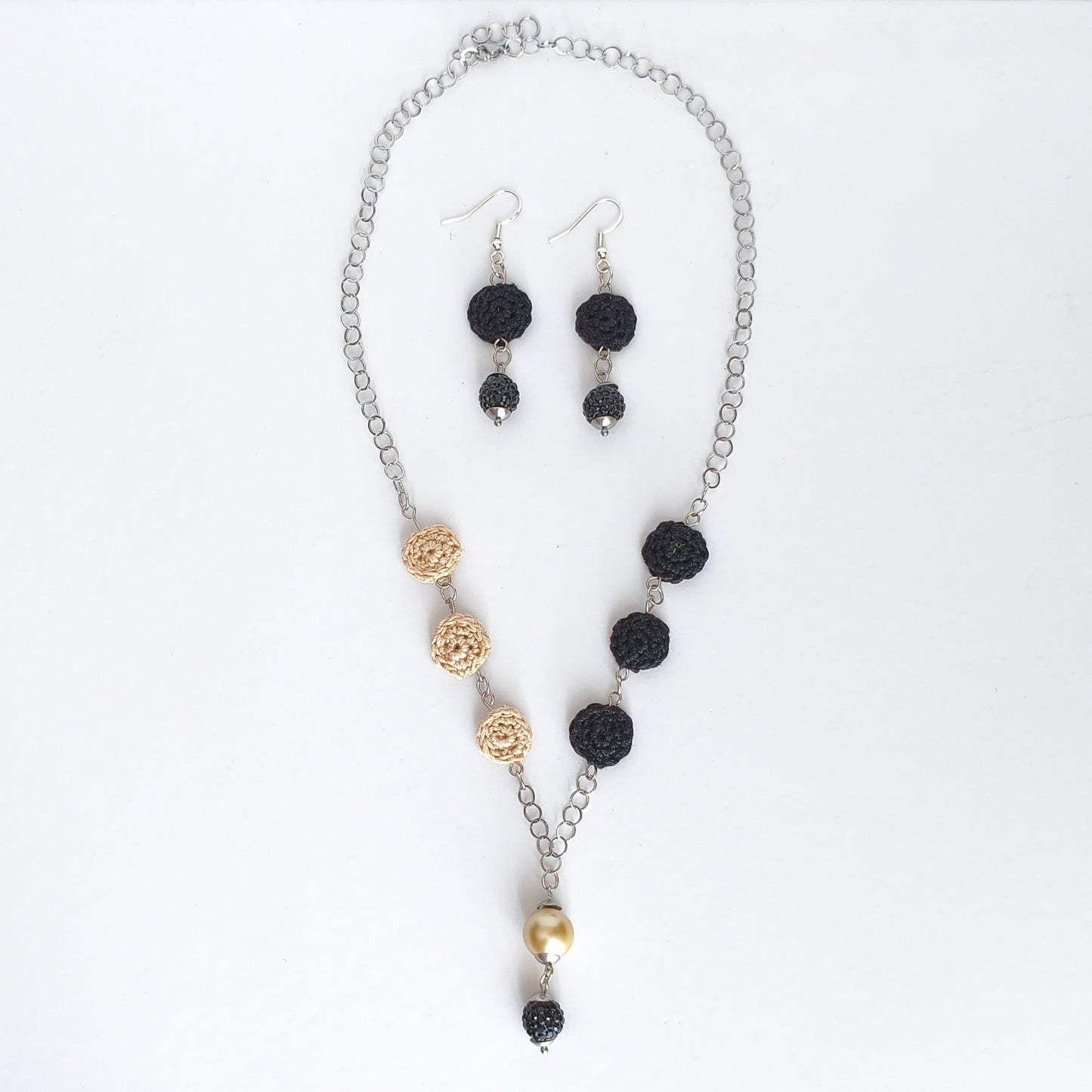 Timeless Pearl & Crochet Jewelry Set — Necklace & Earrings | Handmade in Germany - StepToLight