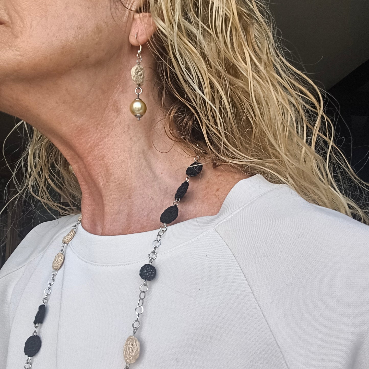 Timeless Pearl & Crochet Jewelry Set — Necklace & Earrings | Handmade in Germany - StepToLight