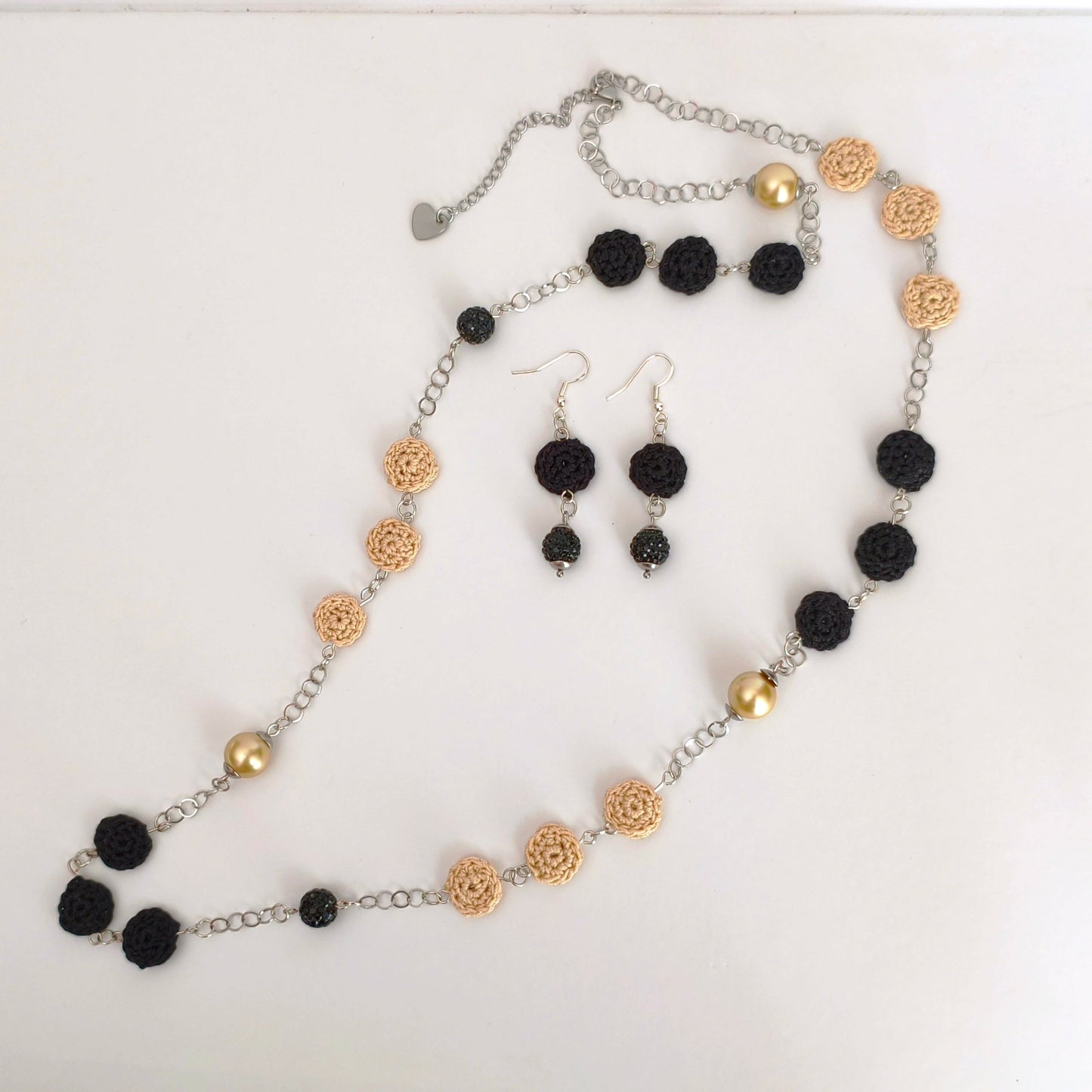 Timeless Pearl & Crochet Jewelry Set — Necklace & Earrings | Handmade in Germany - StepToLight