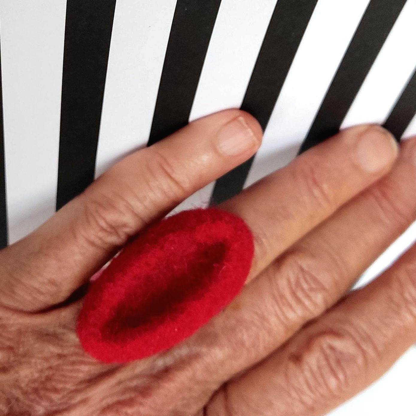 White Oval Felt Ring Sculptural Statement Handmade Fiber Jewelry Boho Gift - StepToLight