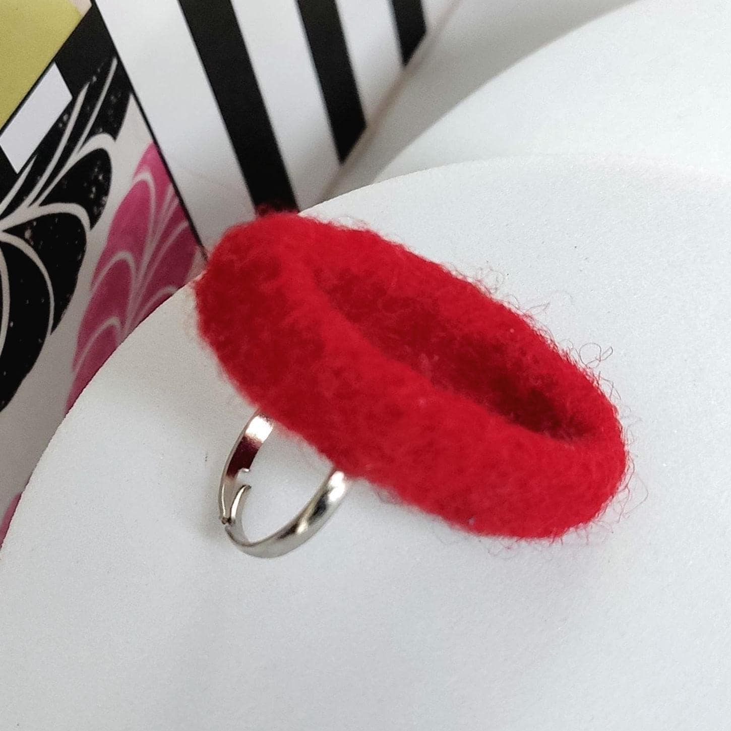 White Oval Felt Ring Sculptural Statement Handmade Fiber Jewelry Boho Gift - StepToLight